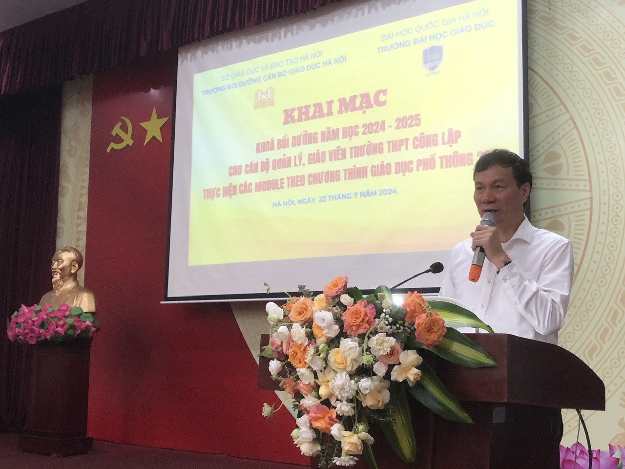 NGUT.GS.TS. Nguyễn Quý Thanh - Hiệu trưởng Trường ĐH Giáo dục, ĐH Quốc gia Hà Nội phát biểu
