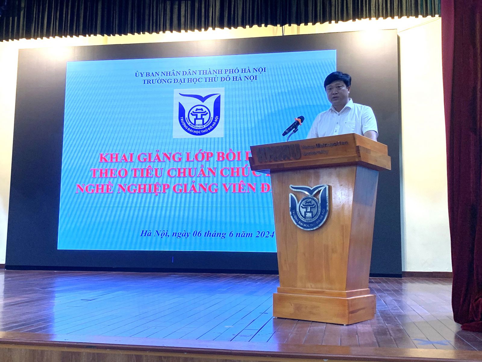 Khai giảng lớp bồi dưỡng chuẩn chức danh giảng viên – Trường Đại học Thủ đô Hà Nội